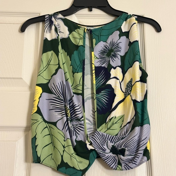 Zara Green Sleeveless Crop Tank Top - Picture 2 of 3
